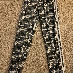 Stretchy jogging pants